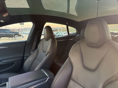 Used 2023 Tesla Model S Standard Range image 10