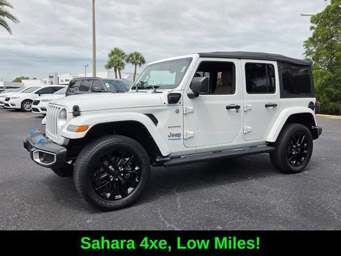 Used 2022 Jeep Wrangler Unlimited Sahara w/ Safety Group AWD/4WD image 3