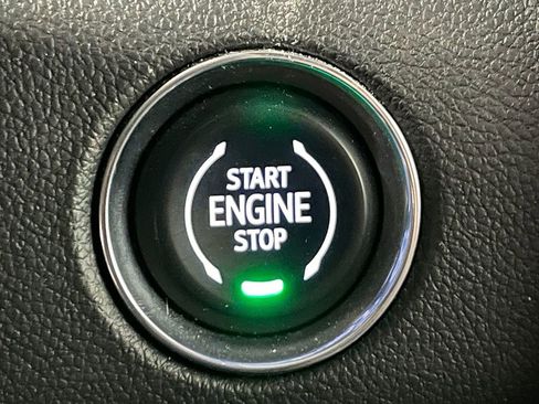 Used 2025 GMC Acadia Elevation AWD/4WD image 32