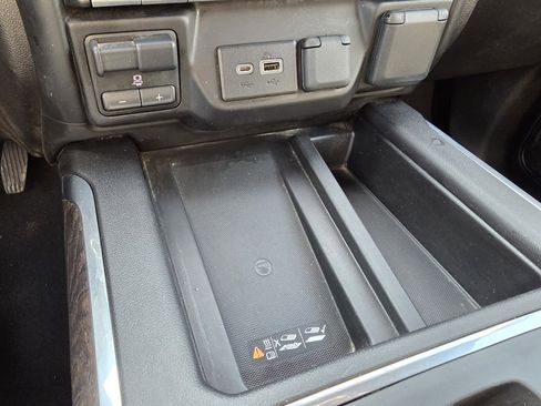 Used 2023 GMC Sierra 2500 Denali w/ Denali Ultimate Package image 20