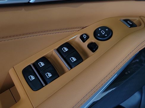 Used 2024 BMW X5 sDrive40i RWD image 17