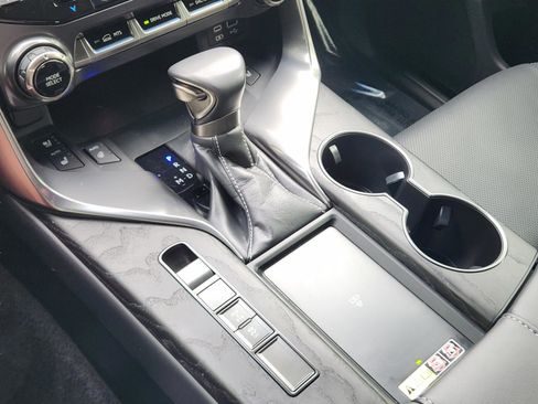 Used 2024 Lexus LX 600 4WD w/ Appearance Package image 11