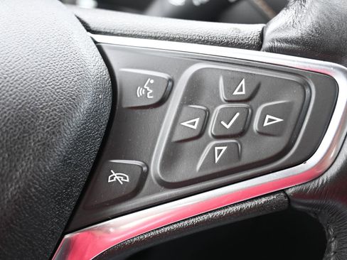 Used 2018 Chevrolet Equinox Premier image 14