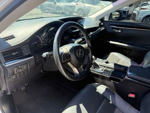Used 2017 Lexus ES 350 image 9