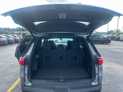 Used 2023 Chevrolet Traverse LT AWD/4WD image 21