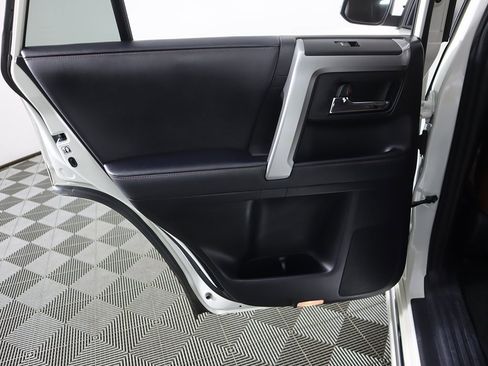 Used 2020 Toyota 4Runner Limited image 25