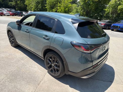 Certified 2025 Honda HR-V Sport image 9