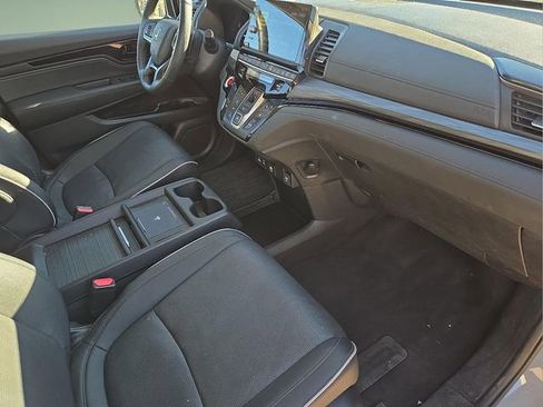 Used 2025 Honda Odyssey Elite image 11