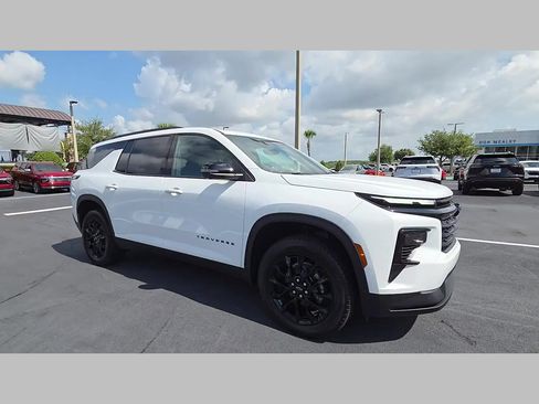 New 2026 Chevrolet Traverse LT w/ Midnight/Sport Edition FWD image 16