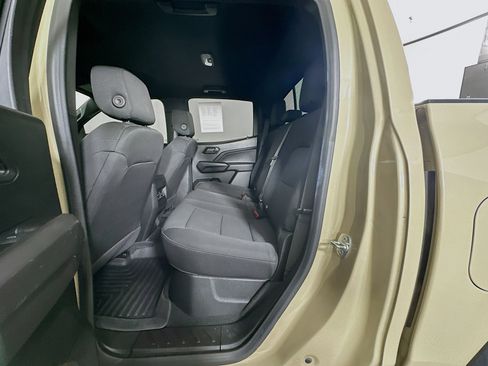 Used 2024 Chevrolet Colorado Trail Boss w/ Technology Package AWD/4WD image 28