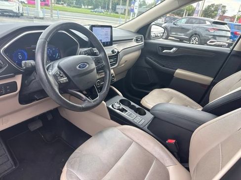Used 2020 Ford Escape Titanium FWD image 8