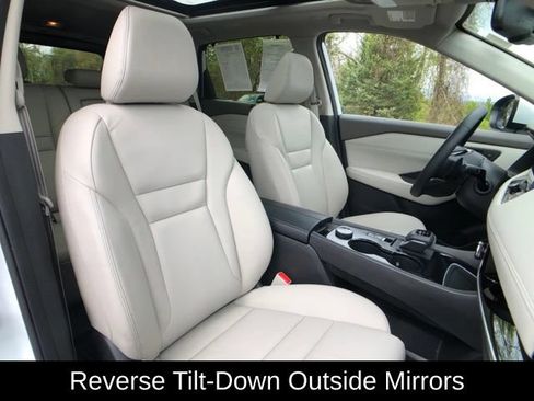 Certified 2025 Nissan Rogue SL w/ SL Premium Package AWD/4WD image 28