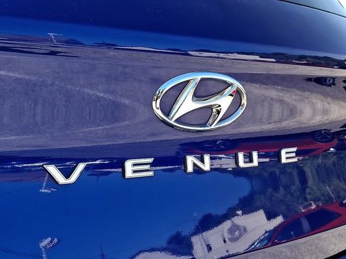 Used 2025 Hyundai Venue SEL FWD image 31