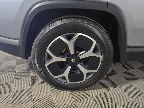Used 2024 Rivian R1S Adventure AWD/4WD image 12