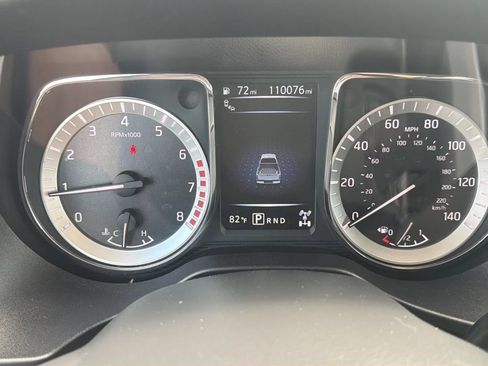 Used 2017 Nissan Titan SV AWD/4WD image 15