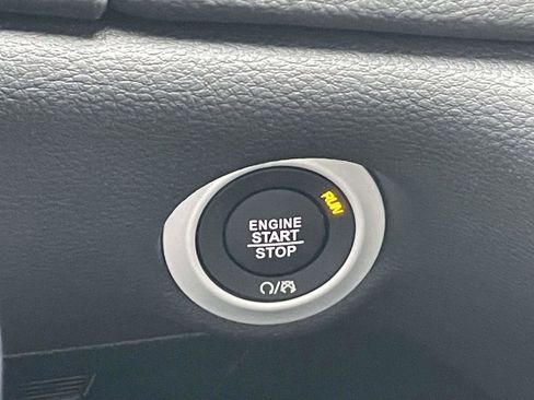 New 2026 Chrysler Pacifica Select FWD image 39
