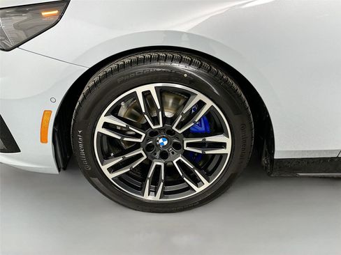 New 2026 BMW 530i xDrive w/ M Sport Package AWD/4WD image 32