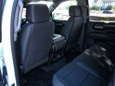 Used 2025 Chevrolet Silverado 1500 LT RWD image 37