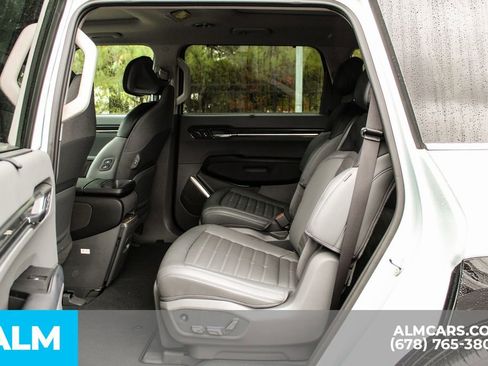 Used 2024 Kia EV9 Land image 18