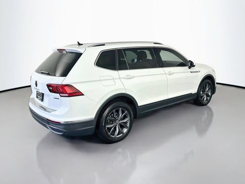 Used 2024 Volkswagen Tiguan SE AWD/4WD image 7