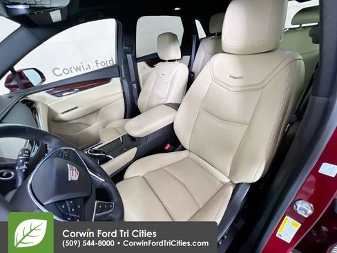 Used 2017 Cadillac XT5 Luxury w/ Driver Awareness Package FWD image 25