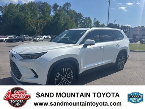 Used 2024 Toyota Grand Highlander AWD Hybrid image 6