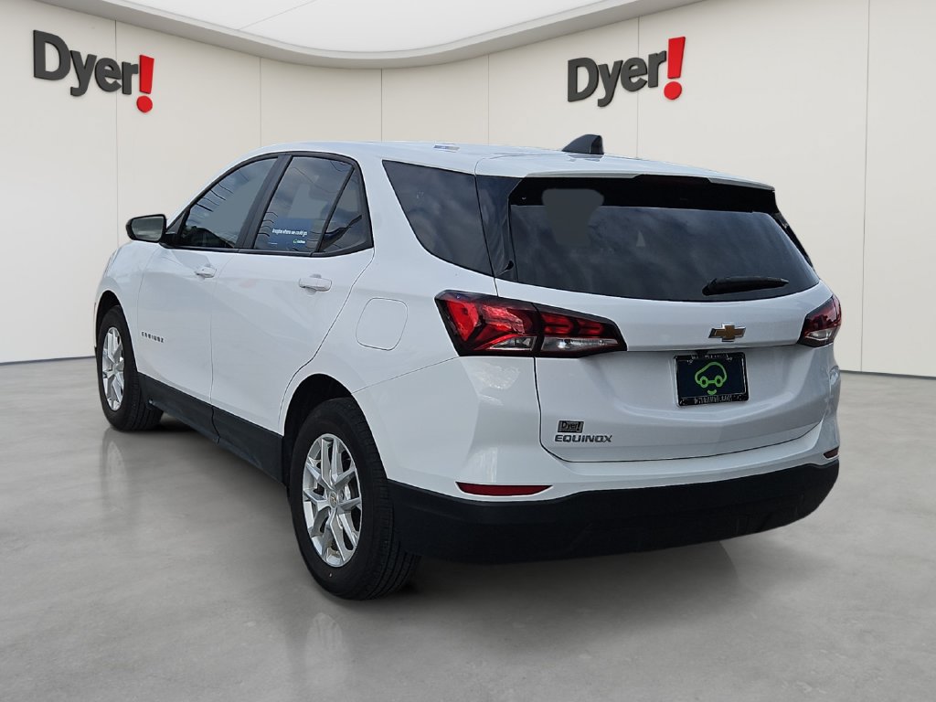Certified 2024 Chevrolet Equinox LS w/ LS Convenience Package FWD image 3
