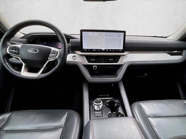 Used 2025 Ford Explorer Active w/ Active Comfort Package RWD image 12