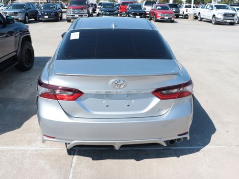 Used 2024 Toyota Camry SE FWD image 9