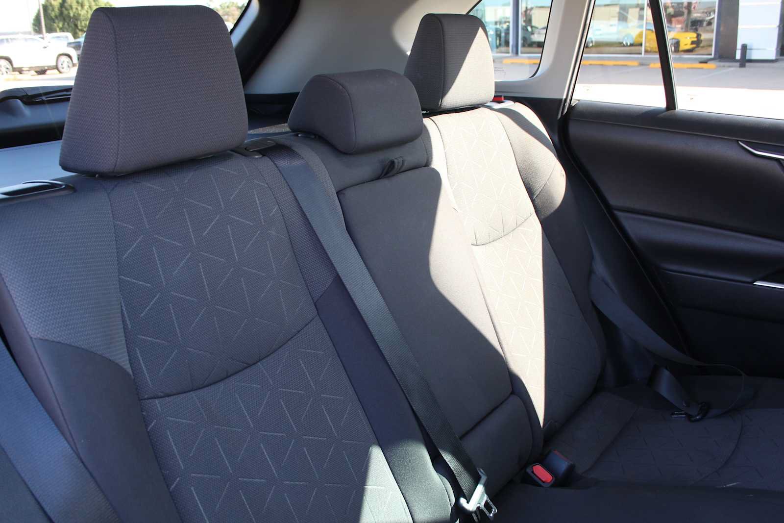 Used 2020 Toyota RAV4 XLE FWD image 23