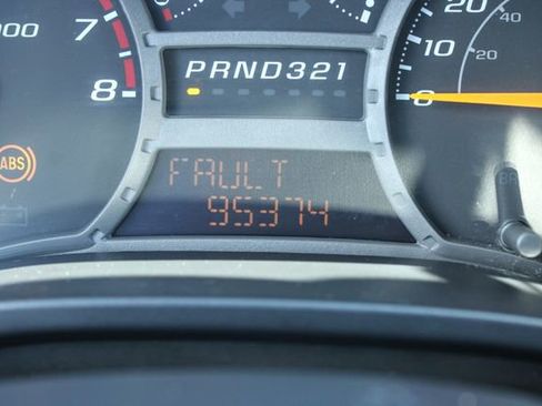 Used 2006 Isuzu i-350 LS image 24