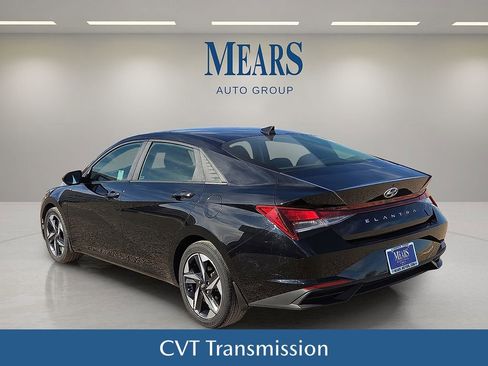 Used 2023 Hyundai Elantra SEL w/ Convenience Package image 4