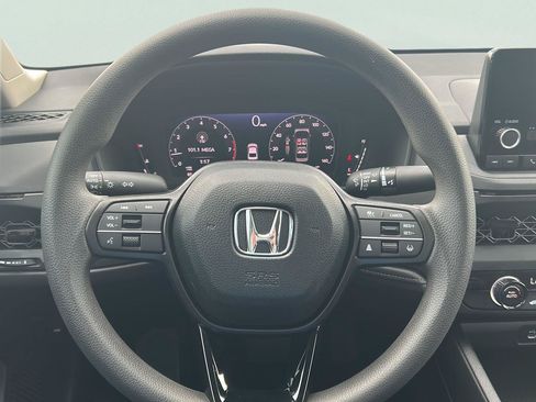 Used 2025 Honda Accord LX image 10