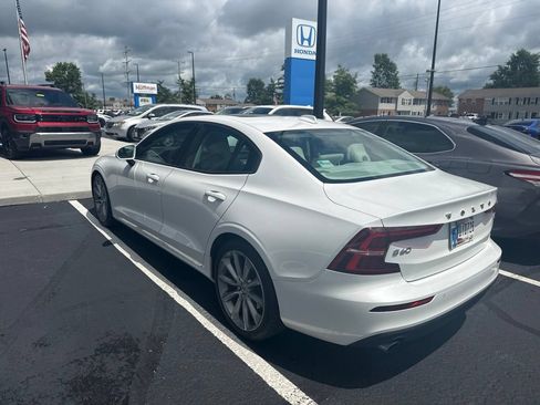 Used 2019 Volvo S60 T5 Momentum w/ Premium Package FWD image 6