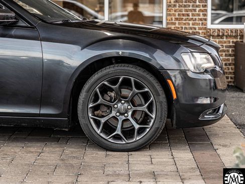 Used 2017 Chrysler 300 S image 10