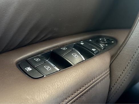 Used 2024 Nissan Armada Platinum w/ Captain's Chairs Package image 20