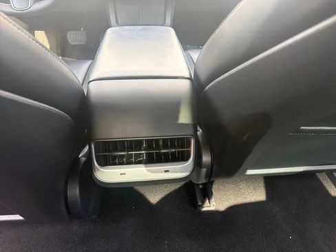 Used 2022 Tesla Model 3 Long Range AWD/4WD image 16