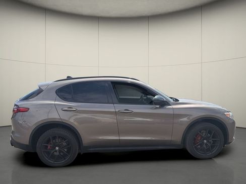 Used 2019 Alfa Romeo Stelvio w/ Nero Edizione RWD image 8