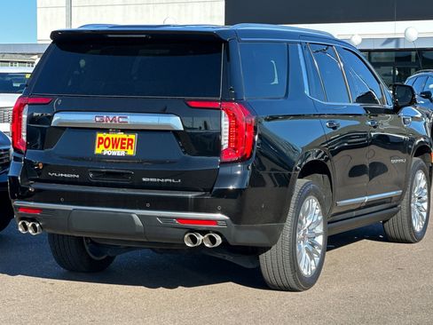 Used 2024 GMC Yukon Denali w/ Advanced Technology Package image 4