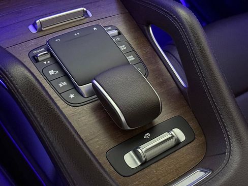 Used 2022 Mercedes-Benz GLS 450 4MATIC image 39