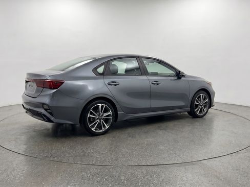 Used 2024 Kia Forte LXS FWD image 9