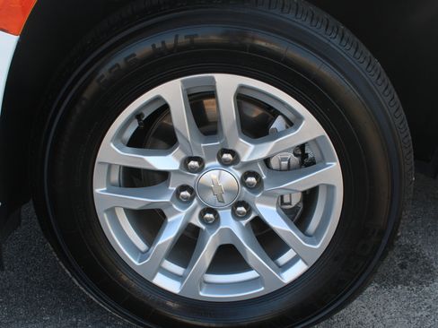 Used 2023 Chevrolet Suburban LT image 52