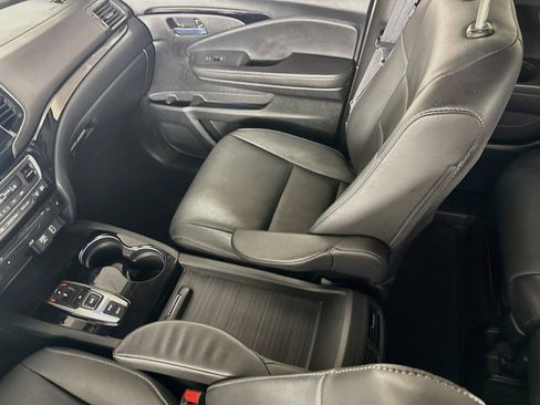 Certified 2021 Honda Pilot Touring image 29