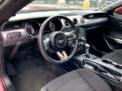 Used 2017 Ford Mustang Coupe RWD image 13
