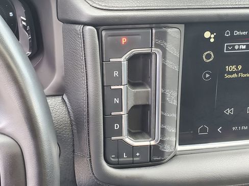 Used 2023 GMC Yukon XL Denali AWD/4WD image 32
