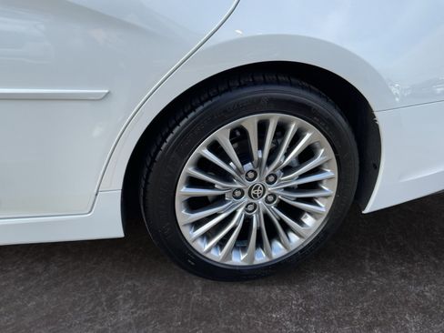 Used 2021 Toyota Avalon Limited w/ Advanced Safety Package FWD image 9