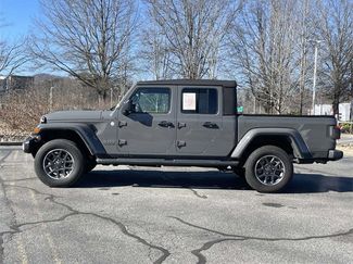 Used 2020 Jeep Gladiator Overland video 2