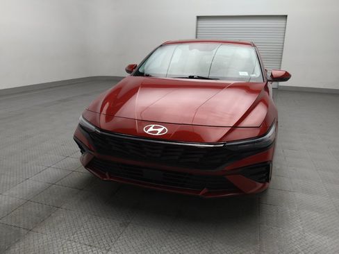 Used 2025 Hyundai Elantra Limited FWD image 15