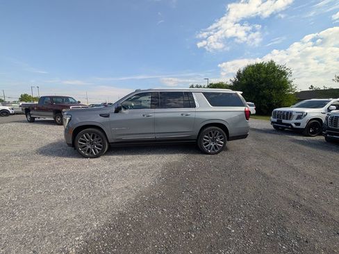 Used 2026 GMC Yukon XL Denali Ultimate AWD/4WD image 3