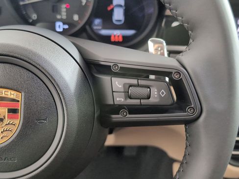 Used 2025 Porsche Macan image 29